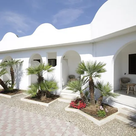 Отель Garden Ripa 4*
